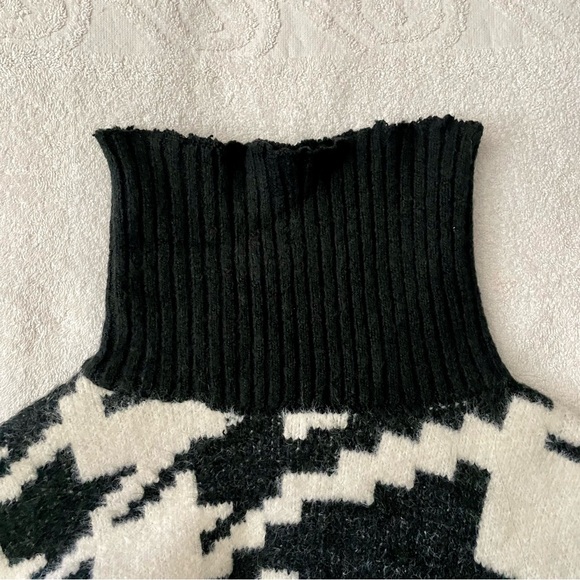 H&M Houndstooth Oversized Chunky Knit Sweater - Picture 10 of 12